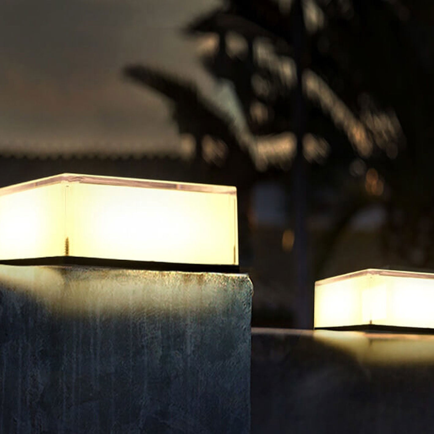 Frendorf | SolarAura RGB Solarleuchte für Außenbereiche | Moderne Gartenbeleuchtung | RGB & Warmweiß | Umweltschonend