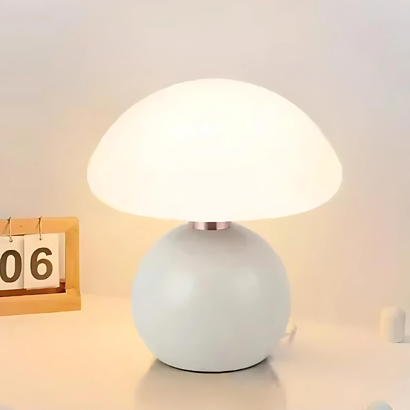 PaddyLight | Elegante kleine Tischlampe aus cremefarbenem Windkeramiek