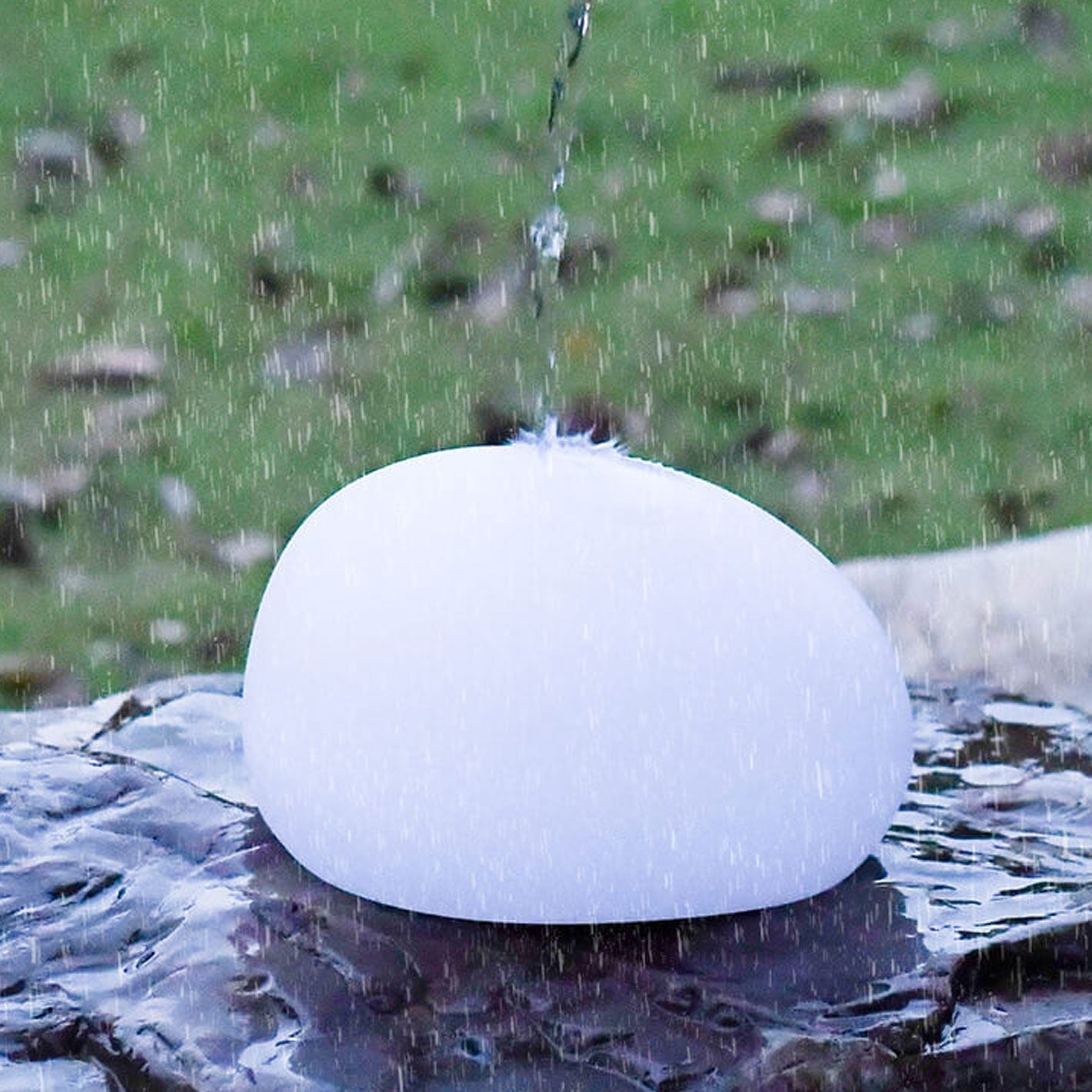 Frendorf | SolarSphere LED Kugelleuchte für Außen | Solar Wasserdicht | Dekorative Beleuchtung für Rasen & Garten | Nachhaltig & Wetterfest