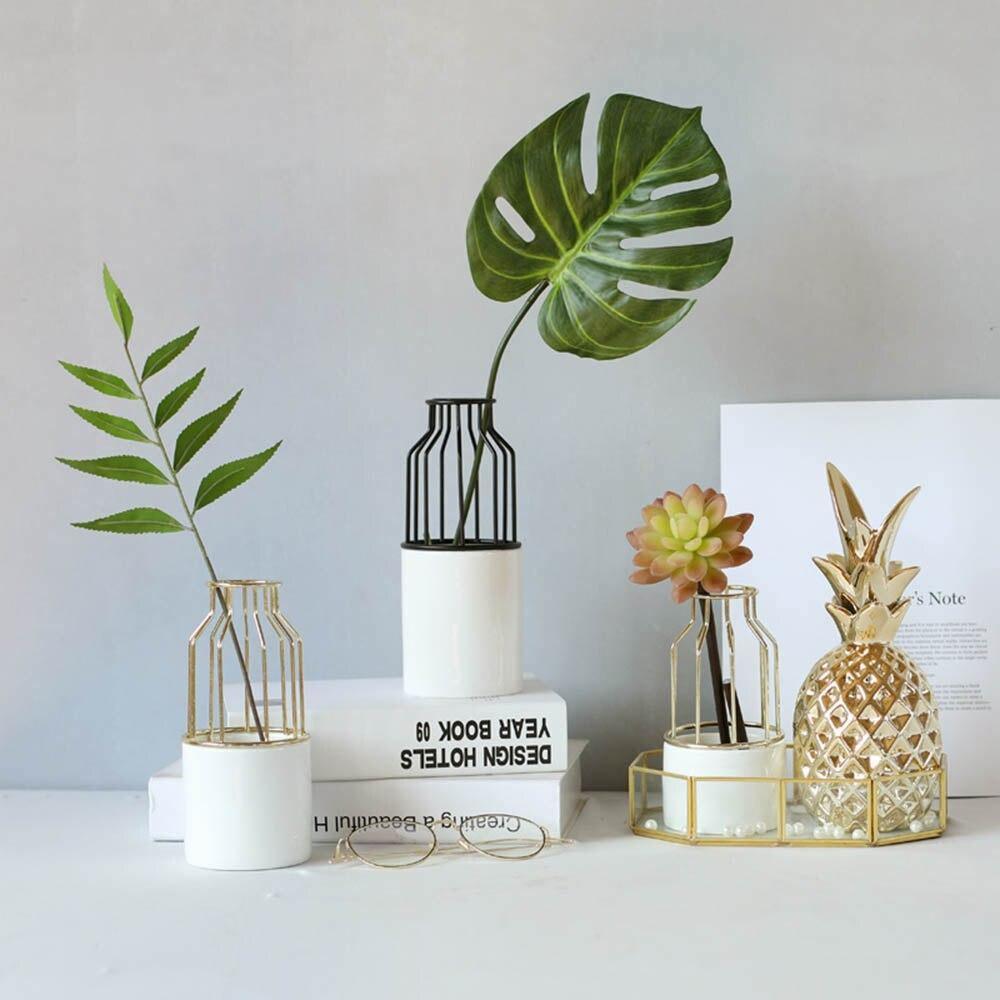 Frendorf | Artévo Eisen-Keramik Design Vase | Modernes Gittermuster | Elegante Dekoration | Für Wohnzimmer & Büro