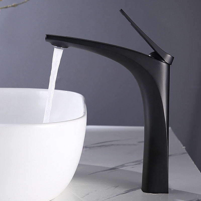 Frendorf | Moderner Gefäß Wasserhahn Messing Hebelgriffe Niedriger Bogen mit Wasserschlauch Badezimmer Gefäß Wasserhahn