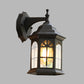 Frendorf | 1-Head Castle Wandleuchte Landhaus Weiß/Schwarz/Messing Aluminium Wandmontierte Lampe mit Klarglas-Schirm