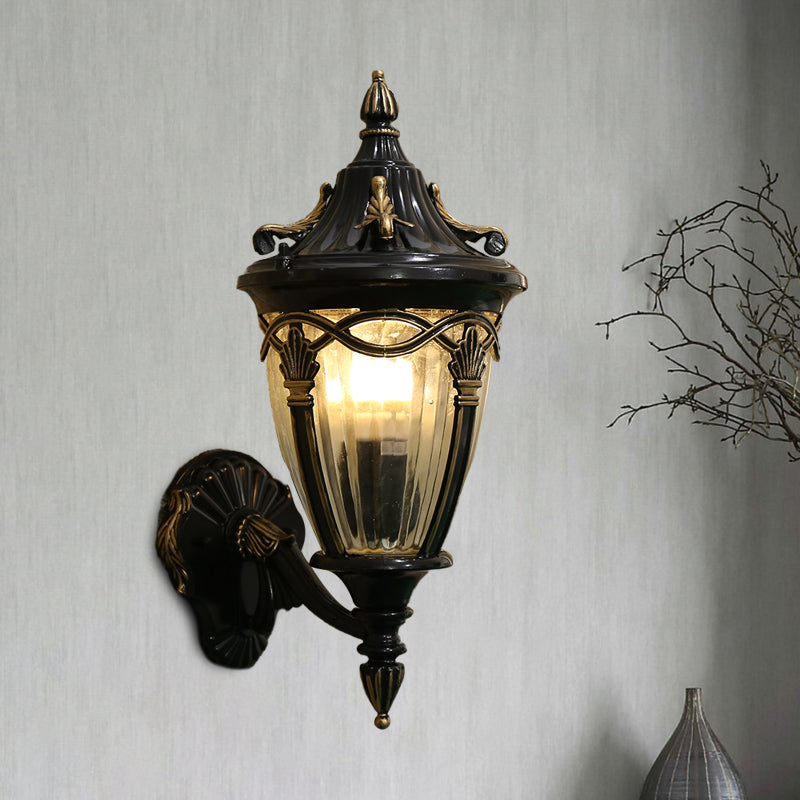 Frendorf | 1 Glühbirne Urne Wand Sconce Licht Loft Messing/schwarzes Metall Wandlampe Leuchte mit klarem geripptem Glas-Schirm
