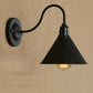 Frendorf | Kegel Schlafzimmer Wandbeleuchtung mit Schwanenhalsarm Bauernhaus Metall 1 Licht Schwarz/Weiß Wandlampe
