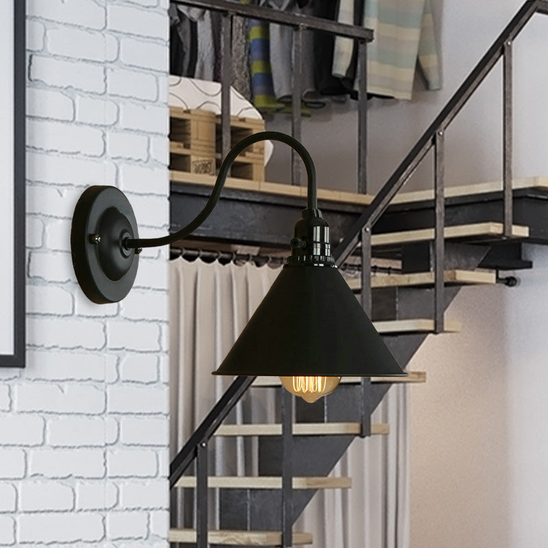 Frendorf | Kegel Schlafzimmer Wandbeleuchtung mit Schwanenhalsarm Bauernhaus Metall 1 Licht Schwarz/Weiß Wandlampe