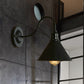 Frendorf | Kegel Schlafzimmer Wandbeleuchtung mit Schwanenhalsarm Bauernhaus Metall 1 Licht Schwarz/Weiß Wandlampe