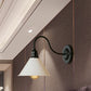 Frendorf | Kegel Schlafzimmer Wandbeleuchtung mit Schwanenhalsarm Bauernhaus Metall 1 Licht Schwarz/Weiß Wandlampe
