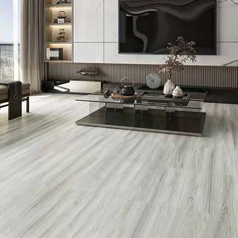Frendorf | 49"x8" Breite E0 Naturmassivholz Laminatboden, Klick-Verriegelung, Wasserdicht