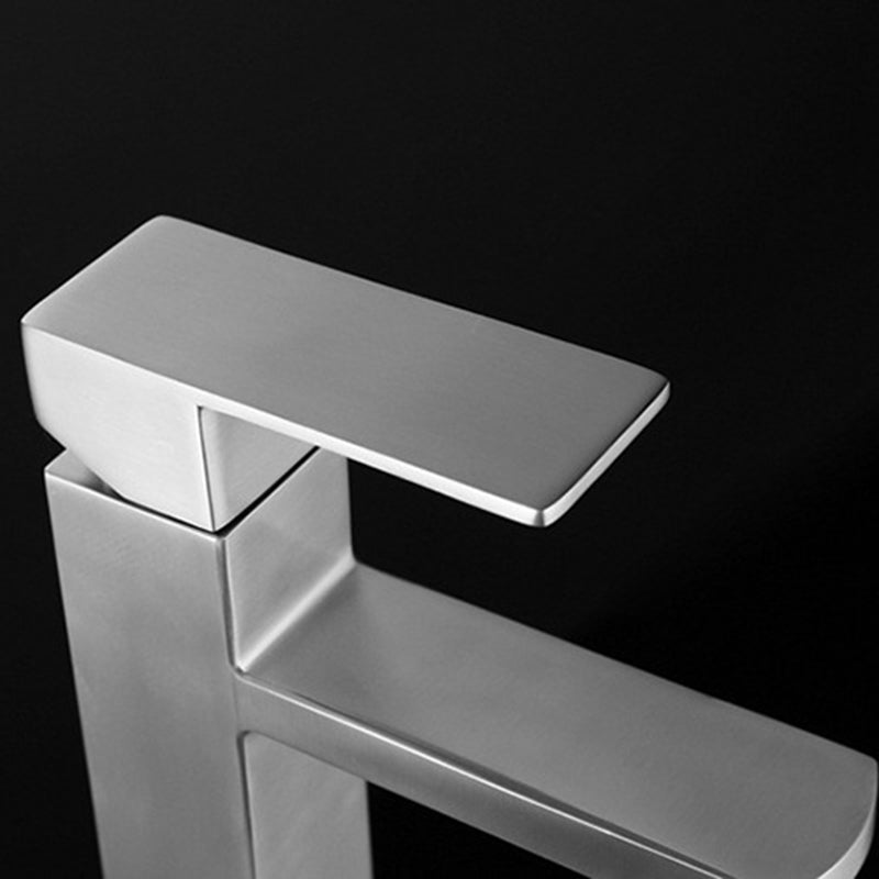 Frendorf | Basis Spültischarmatur schlicht niedriger Bogen Metall Centerset Spültischarmatur für Badezimmer