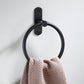 Frendorf | Zeitgemäßes Badezimmerzubehör-Set Schwarze Oberfläche Bademantelhaken/Handtuchring Bar