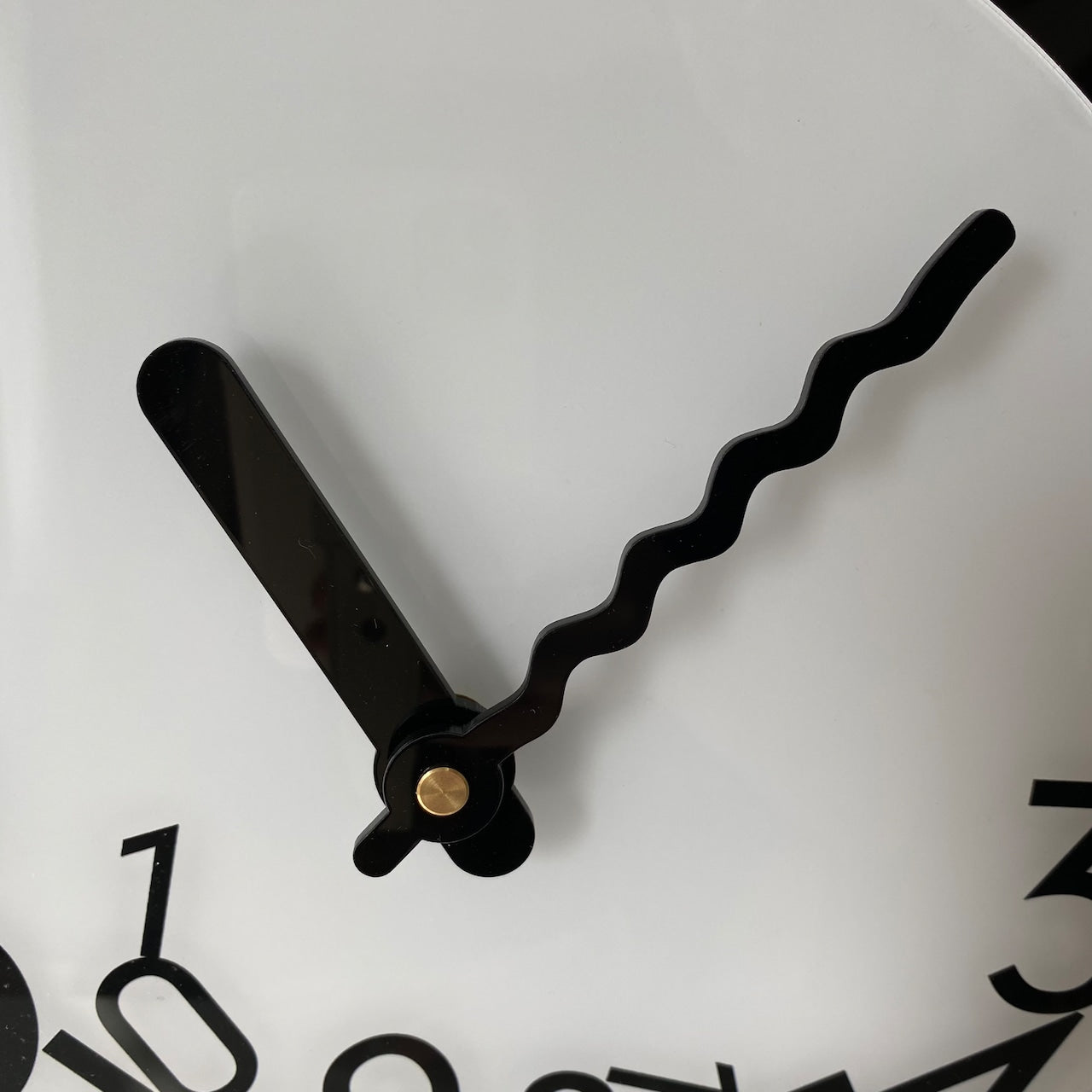 Falling Numbers Wanduhr