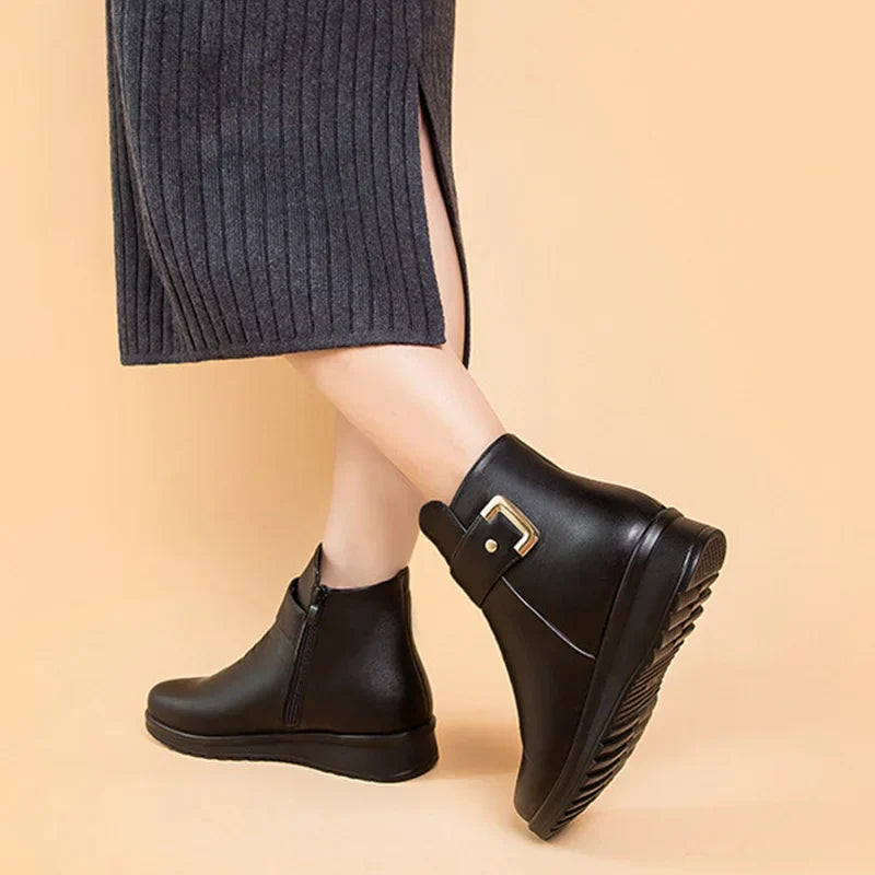Frendorf | Orthopädische Damenstiefel mit Metallschnalle aus echtem Leder und Wolle