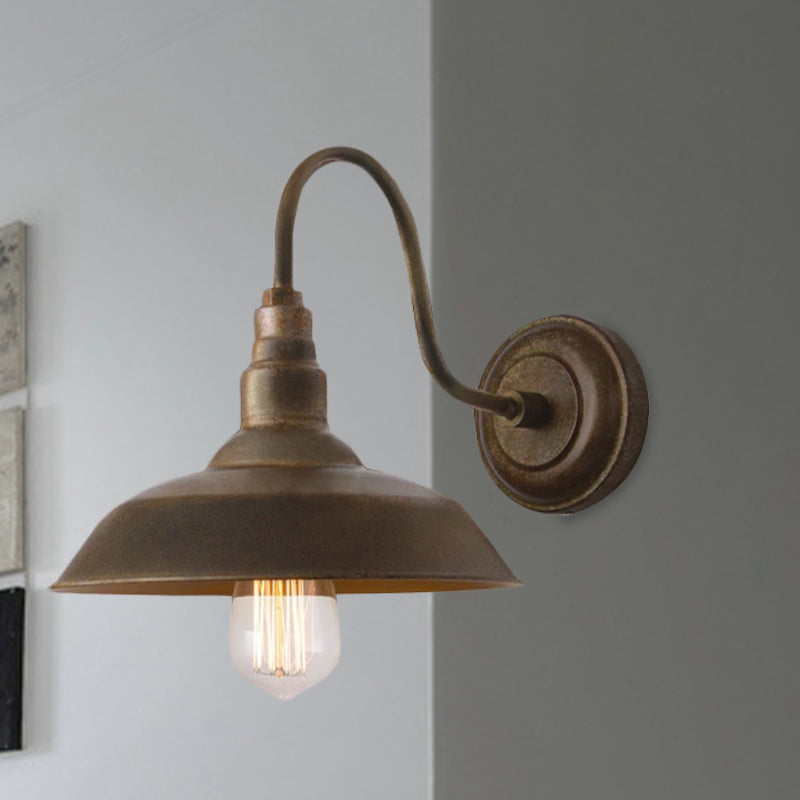 Frendorf | Antieke stijl schuurmuurlamp 1 licht ijzeren wandlamp met goose-neck arm in brons/roest voor slaapkamer