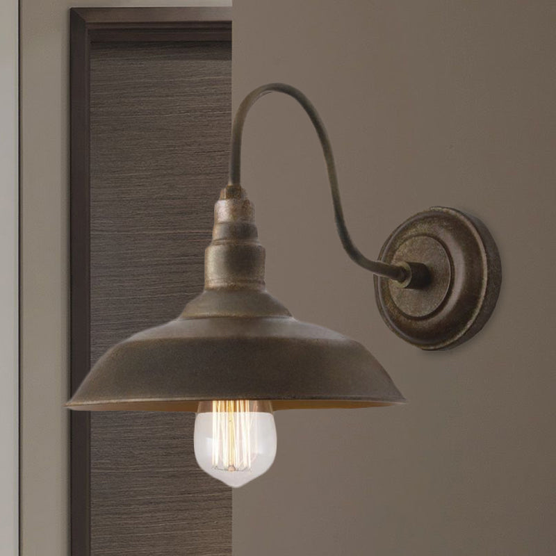 Frendorf | Antieke stijl schuurmuurlamp 1 licht ijzeren wandlamp met goose-neck arm in brons/roest voor slaapkamer