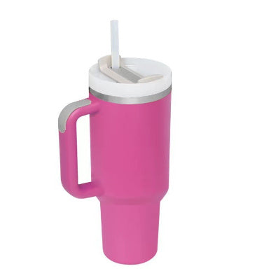 40 Oz Tumbler mit Griff Strohhalm isoliert