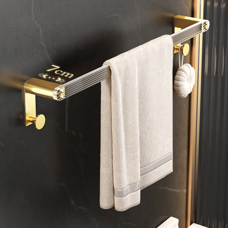 Frendorf | Badezimmer Zubehör Set in Gold Metall und Acryl Badzubehör Set