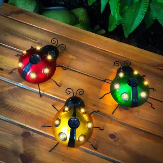 Frendorf | SolarBug LED Gartenleuchte | Marienkäfer Design | Solarbetrieben | Dekorative Rasenbeleuchtung