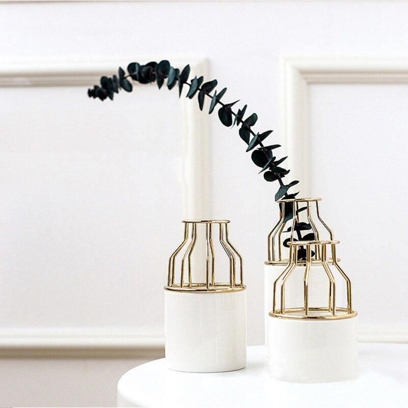 Frendorf | Artévo Eisen-Keramik Design Vase | Modernes Gittermuster | Elegante Dekoration | Für Wohnzimmer & Büro