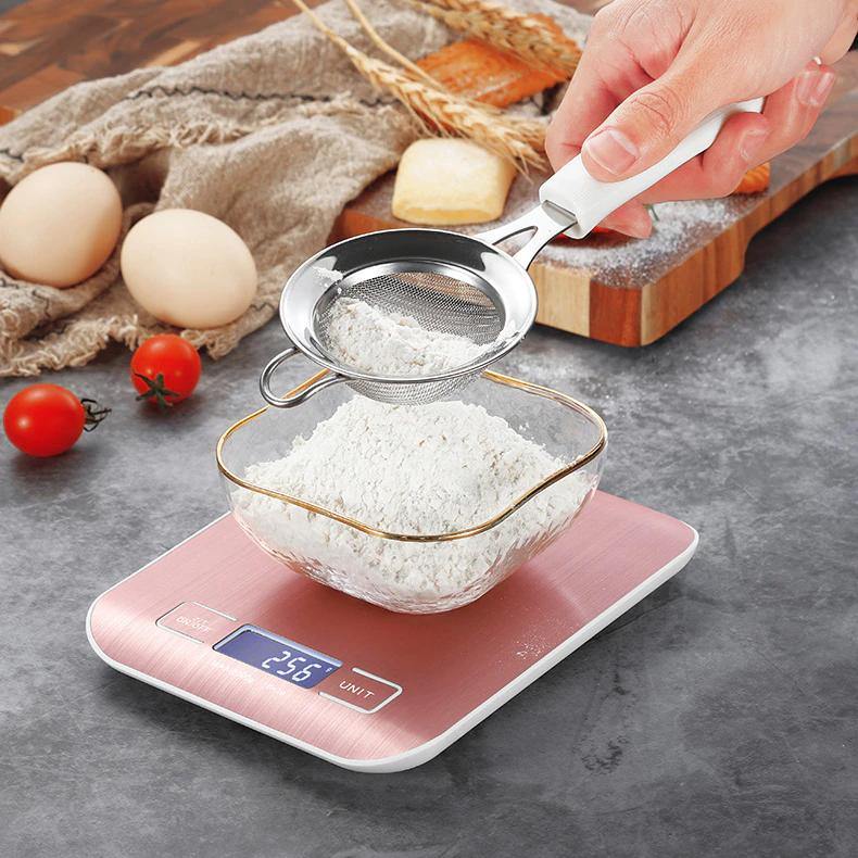 Frendorf | WeighMate Digitale Küchenwaage mit LED Display | Tragbar | Präzise Messungen | Für Backen, Kochen und Diäten