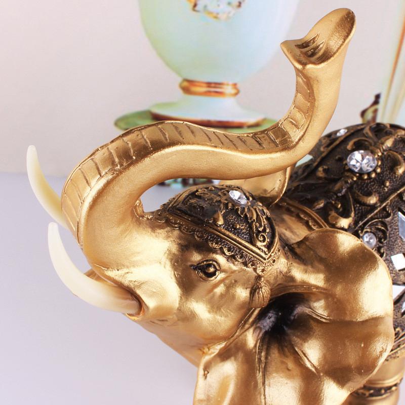 Frendorf | Goldener Elefant Statue
