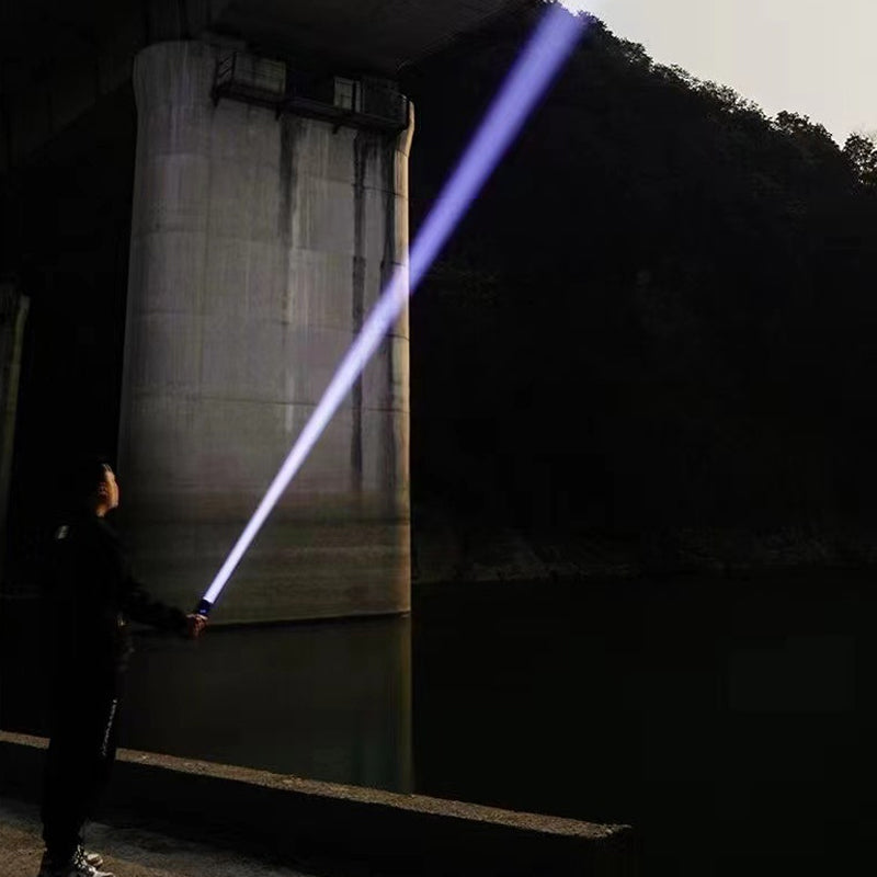 Frendorf | Helle Taschenlampe Weißer Laser Teleskop-Zoom Langstrecken-Taschenlampe