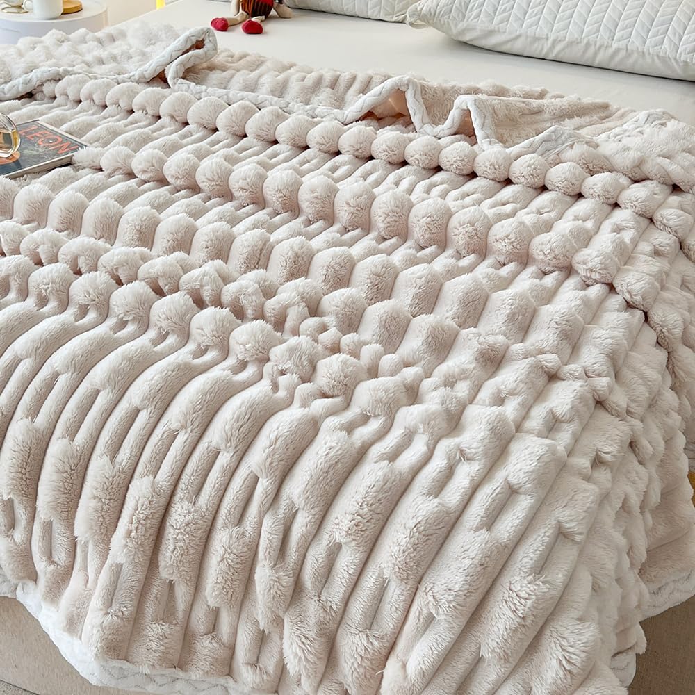 SnuggleEase | Elegante Kuscheldecke für Stilvolles Wohnen