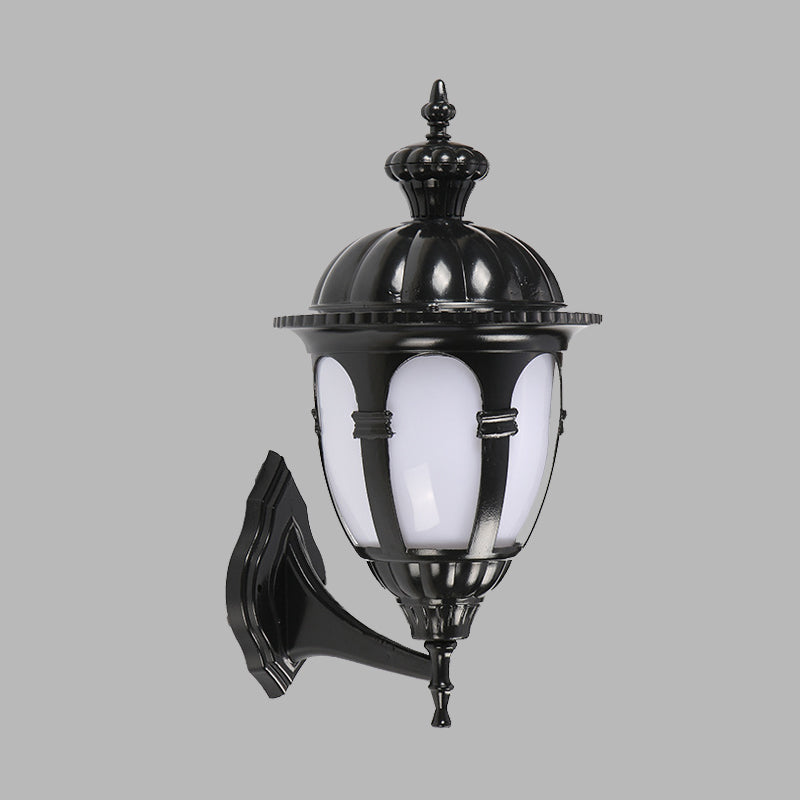 Frendorf | 1 Koplamp Wandverlichting Ideeën Platteland Binnenplaats Wandlamp met Urn Witte Plastic Schaduw in Zwart