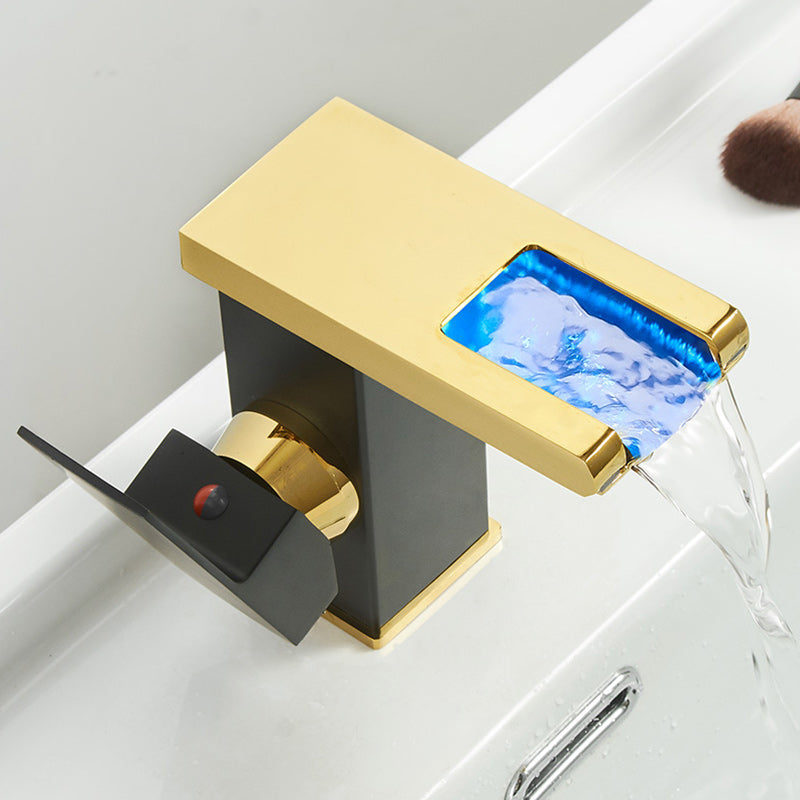 Frendorf | Moderner Wasserfallauslauf Waschbeckenarmatur mit LED Messing Waschbeckenarmatur