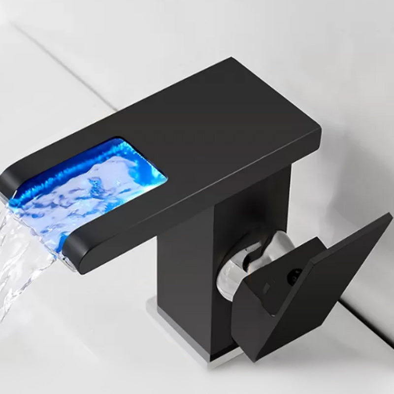 Frendorf | Moderner Wasserfallauslauf Waschbeckenarmatur mit LED Messing Waschbeckenarmatur