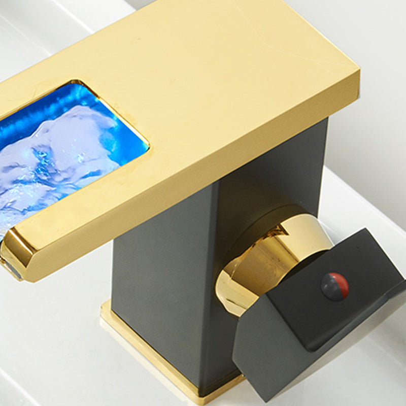Frendorf | Moderner Wasserfallauslauf Waschbeckenarmatur mit LED Messing Waschbeckenarmatur