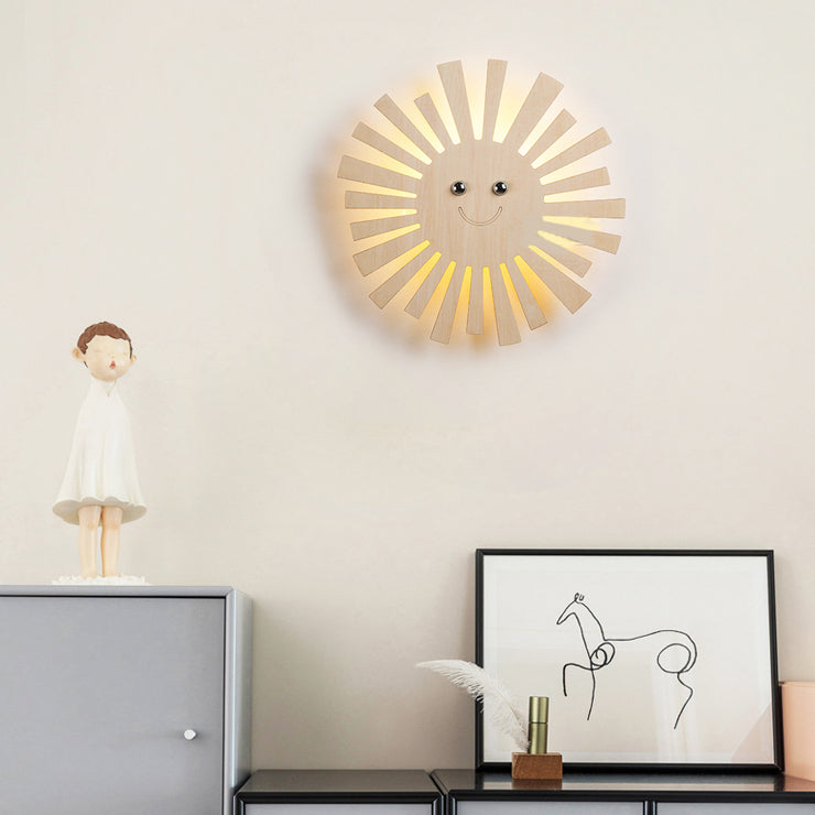 Schöne beige Wandlampe mit Cartoon-Muster Holz LED Wandlampe für Wohnzimmer Kinderzimmer