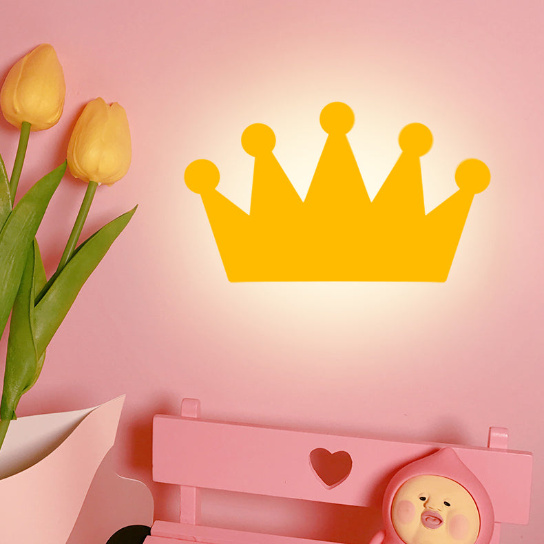 Frendorf | Schöne Cartoon Krone Wandlampe Holz Energiesparende LED Wandleuchte für Kinderzimmer