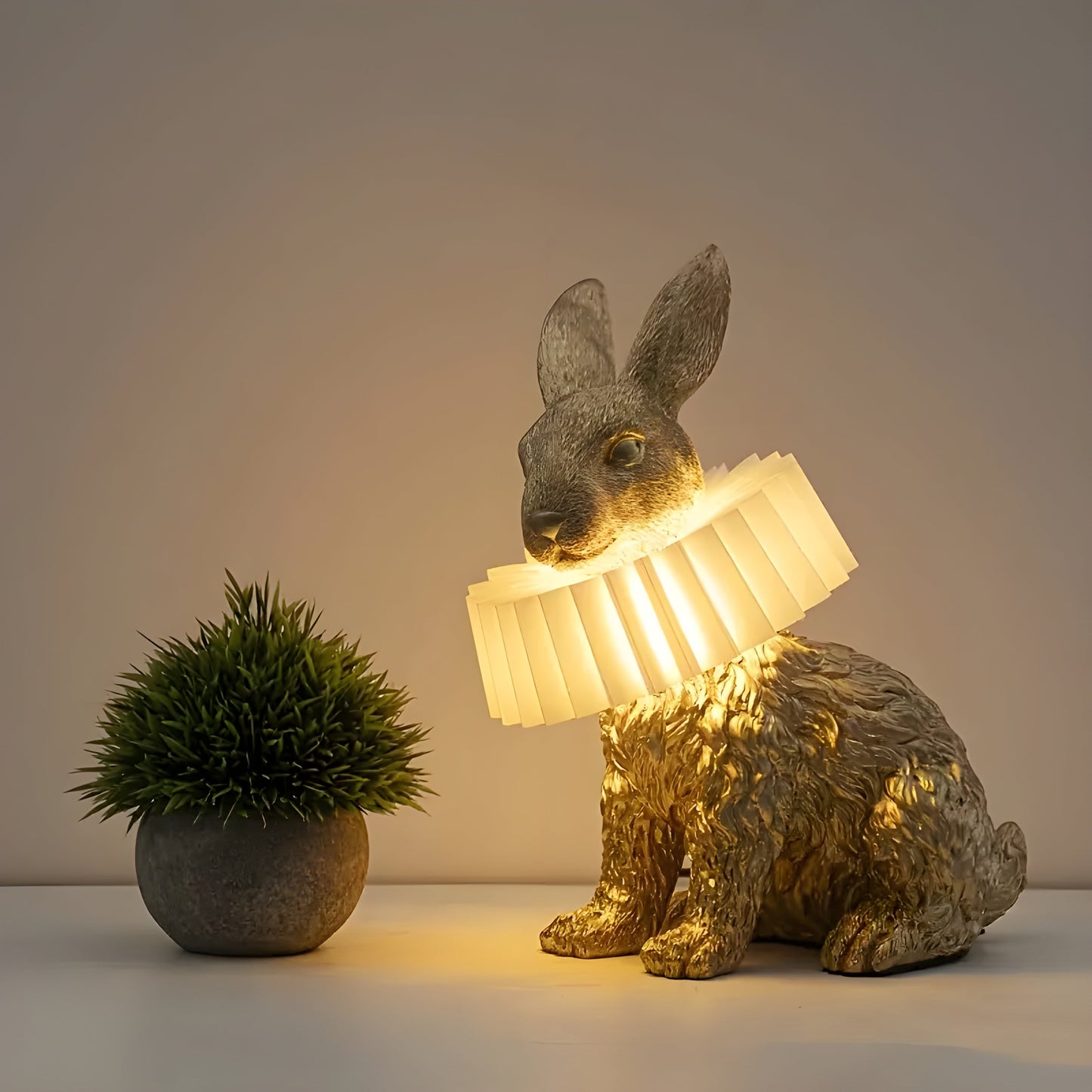 Frendorf | LumiBun – Art Deco inspirierte Kaninformierte Tischlampe