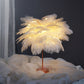 Rosa/Weiß Palmenbaum Nachtlampe Modern Stylisch Feder Batteriebetriebene LED Tischlampe mit aufladbarem USB-Anschluss