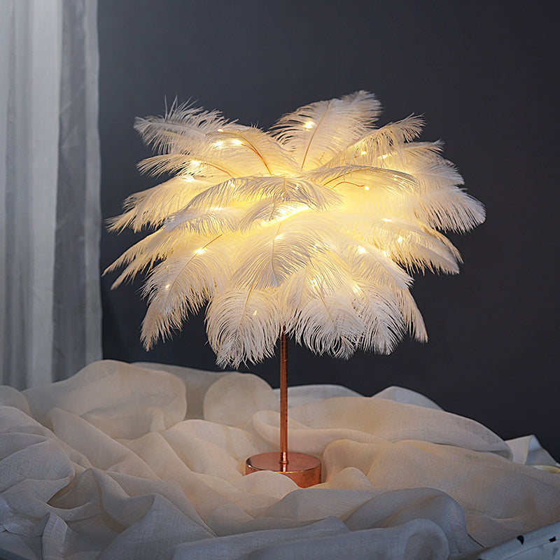 Rosa/Weiß Palmenbaum Nachtlampe Modern Stylisch Feder Batteriebetriebene LED Tischlampe mit aufladbarem USB-Anschluss