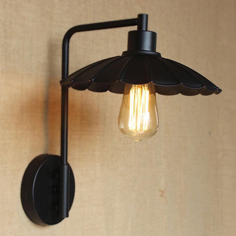 Frendorf | Scalloped Shade Bedside Sconce Wand verlichting Vintage stijl Metallic 1 licht Zwart/Roest Wandlamp met gebogen arm