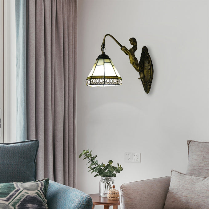 Frendorf | Kegel Wandlamp Armatuur 1 Hoofd Blauw/Groen/Amber Glas Tiffany Wandlamp met Zeemeermin Achterplaat