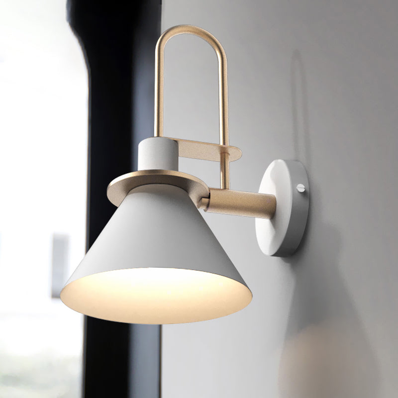 Frendorf | Funnel Shade Metallic Wandlamp Modernistische Stijl 1 Hoofdlamp Gang Sconce Verlichting in Zwart/Wit