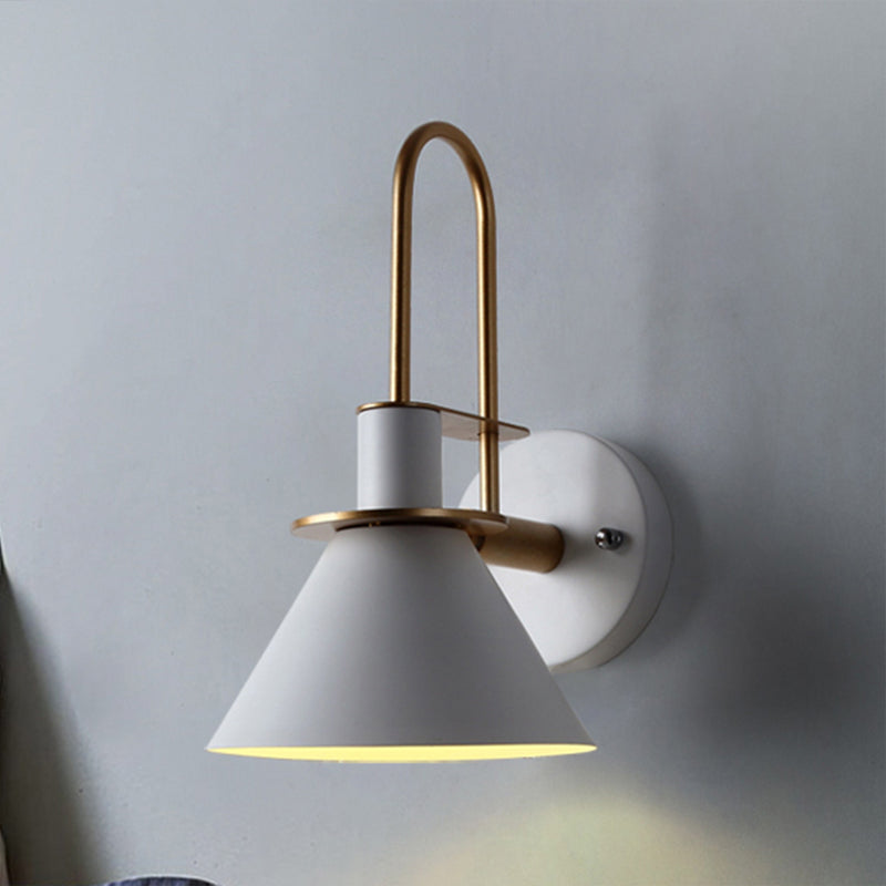 Frendorf | Funnel Shade Metallic Wandlamp Modernistische Stijl 1 Hoofdlamp Gang Sconce Verlichting in Zwart/Wit