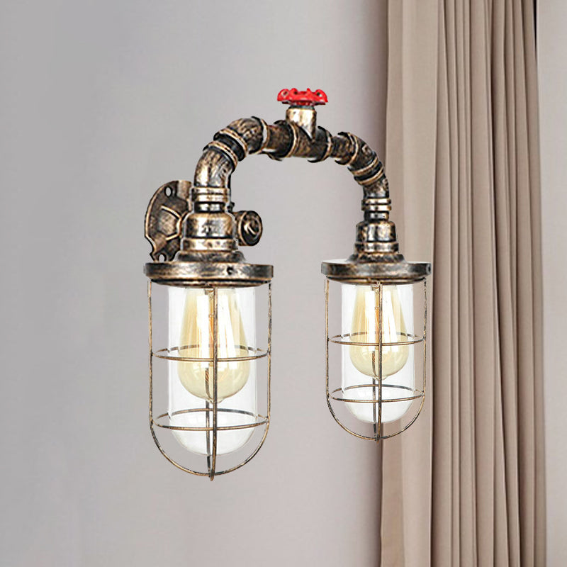 Frendorf | Farmhouse Drahtschutz Wandlampe mit Ventilrad 2 Glühbirnen Schmiedeeisen Wandleuchte in Messing