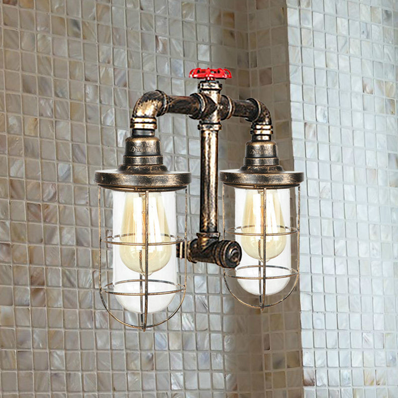 Frendorf | Farmhouse Drahtschutz Wandlampe mit Ventilrad 2 Glühbirnen Schmiedeeisen Wandleuchte in Messing
