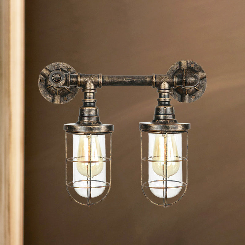 Frendorf | Farmhouse Drahtschutz Wandlampe mit Ventilrad 2 Glühbirnen Schmiedeeisen Wandleuchte in Messing