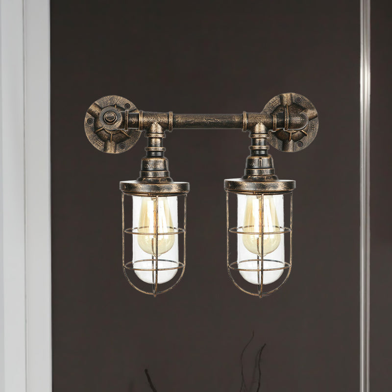 Frendorf | Farmhouse Drahtschutz Wandlampe mit Ventilrad 2 Glühbirnen Schmiedeeisen Wandleuchte in Messing
