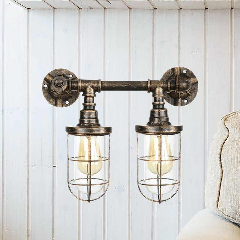 Frendorf | Farmhouse Drahtschutz Wandlampe mit Ventilrad 2 Glühbirnen Schmiedeeisen Wandleuchte in Messing