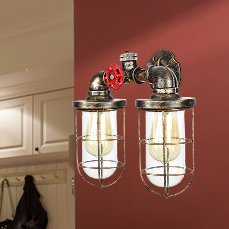 Frendorf | Farmhouse Drahtschutz Wandlampe mit Ventilrad 2 Glühbirnen Schmiedeeisen Wandleuchte in Messing