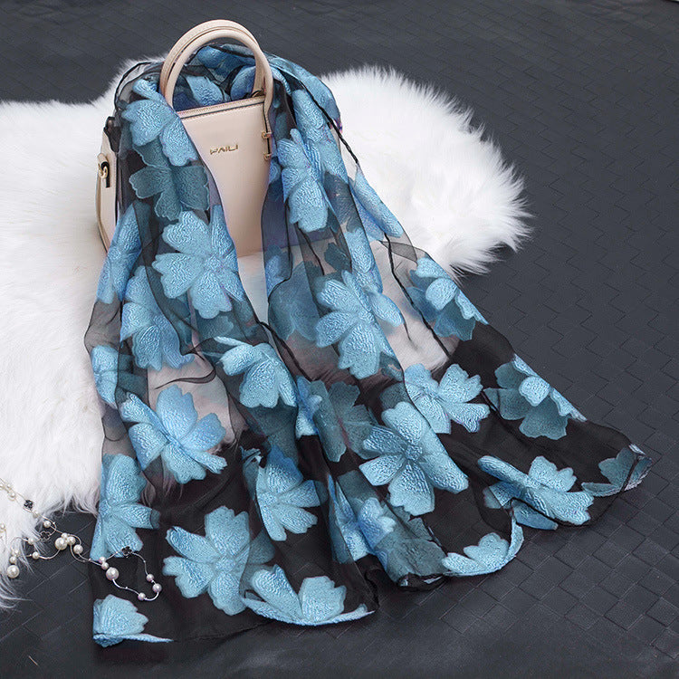 Frendorf | Seidenschal mit Schnittblumen hohlem Motiv