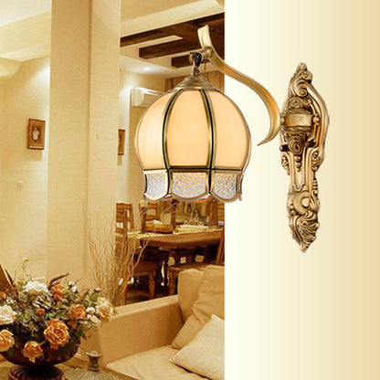 Frendorf | 1 Hoofd Wandmontage Verlichtings Traditionele Sferische Tan Glas Wandlamp in Messing voor Woonkamer