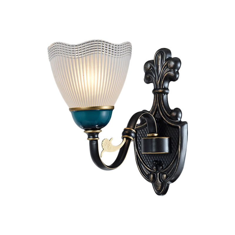 Country Twisted Arm Wandlampe 1/2-Kopf Metall Wandleuchte in Schwarz und Blau mit kuppelbeschichtetem, geripptem Glas-Schirm