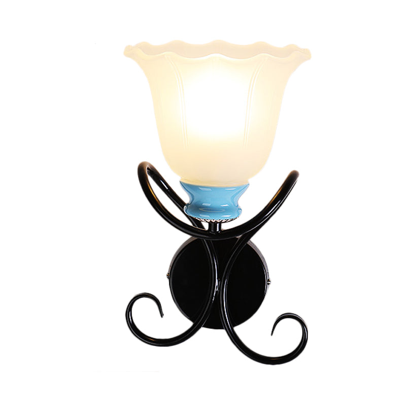 Frendorf | 1 Licht Frosted Glas Wandverlichting Landelijk Zwart/Goud Uitlopende Ganglamp met Gedraaide Arm
