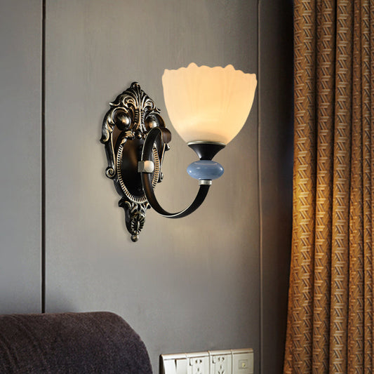 Frendorf | 1/2-Head Wandleuchte Landhaus Flur Wandbeleuchtung mit Schalen aus satiniertem Glas in Schwarz